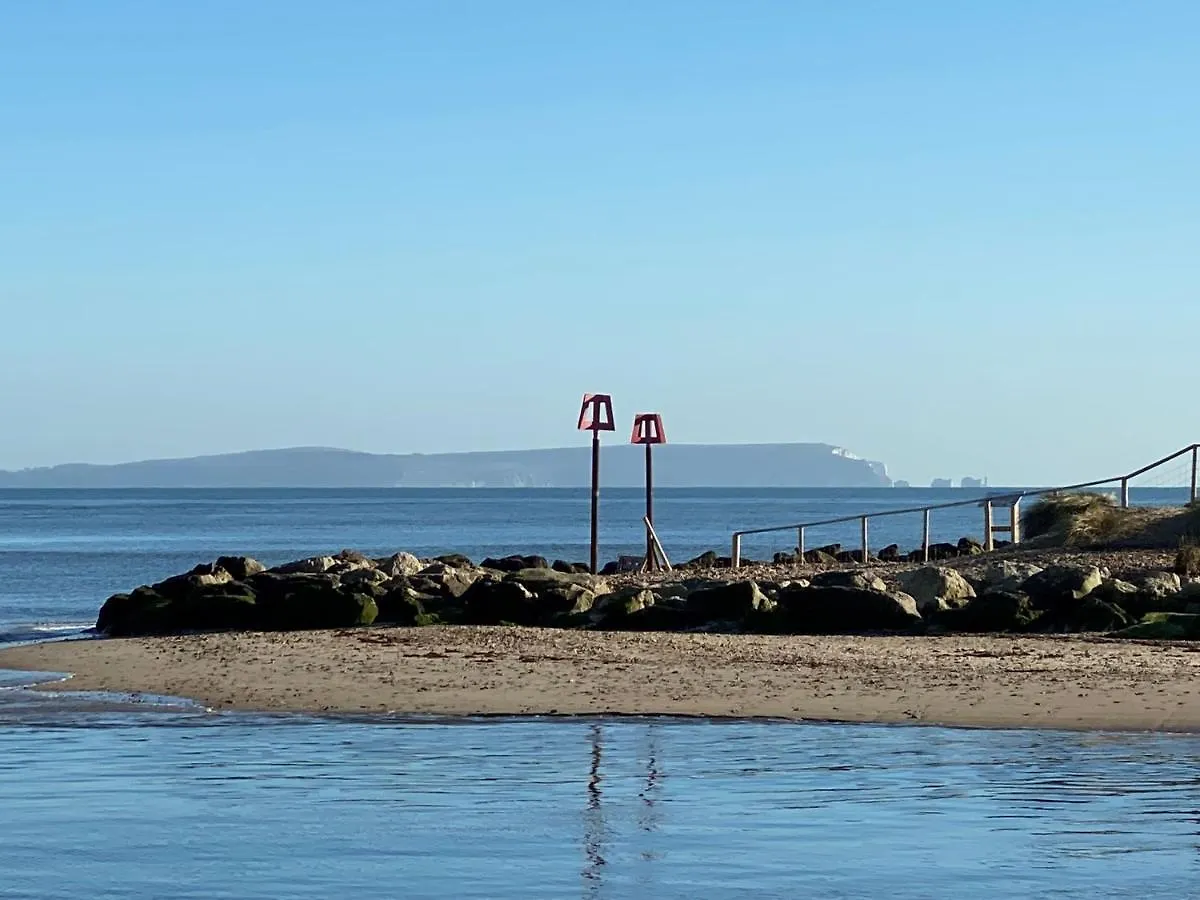 Kittiwake Villa Highcliffe 0*,  United Kingdom